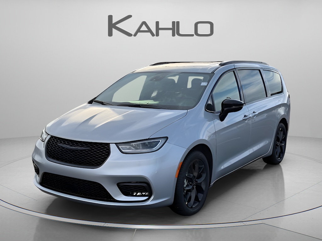 New 2026 Chrysler Pacifica Limited Passenger Van