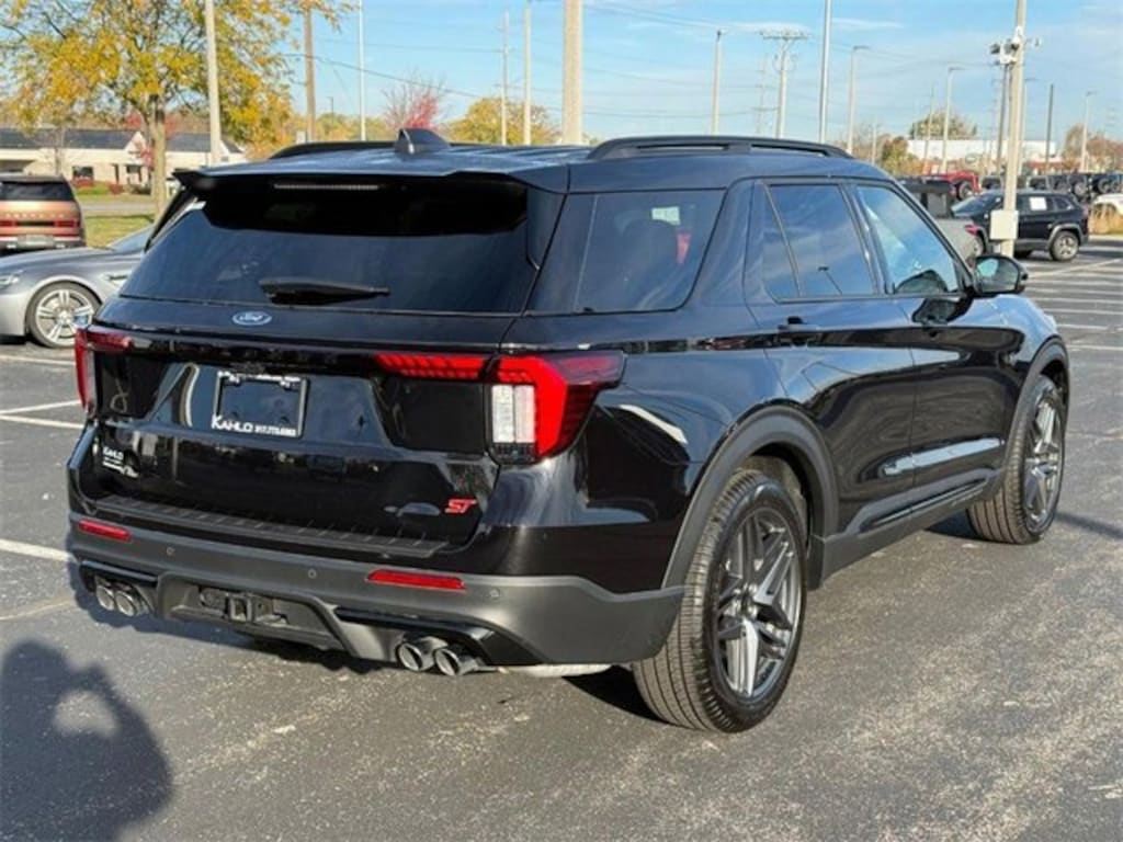 Used 2025 Ford Explorer ST SUV