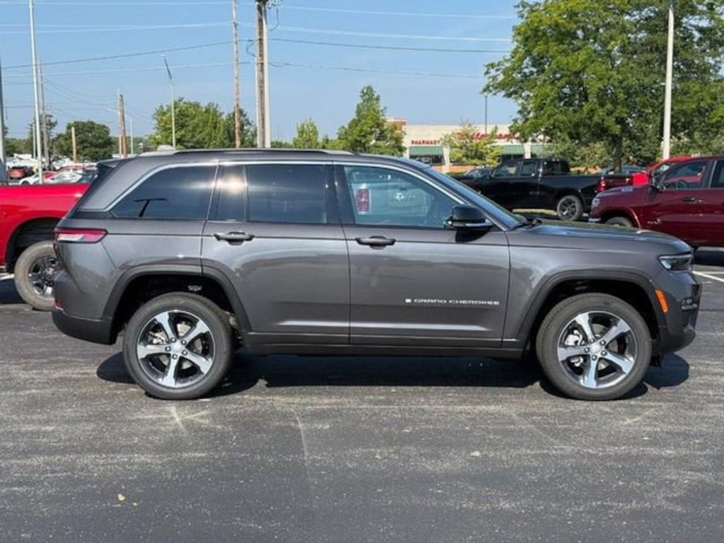 New 2025 Jeep Grand Cherokee Limited Sport Utility