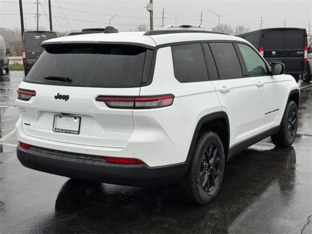 New 2025 Jeep Grand Cherokee L Altitude X Sport Utility
