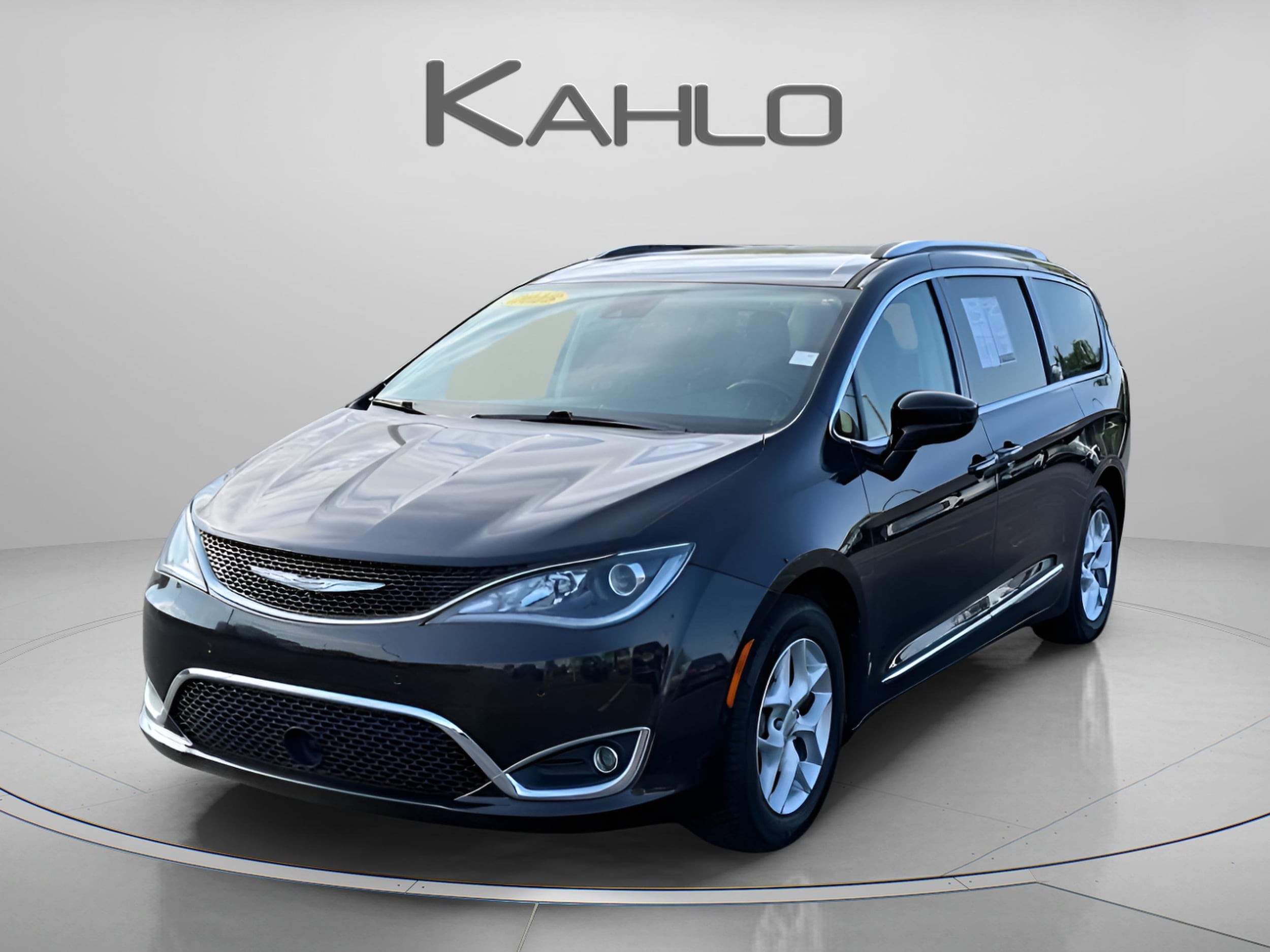 2018 Chrysler Pacifica Touring L Plus's photo