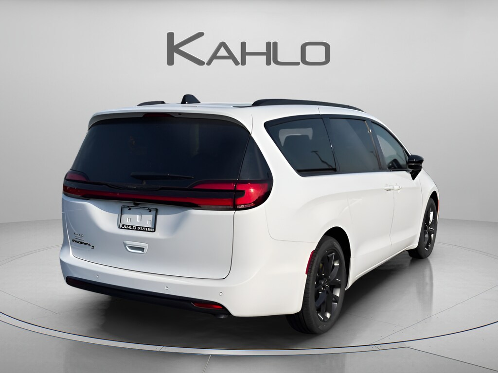 New 2026 Chrysler Pacifica Select Passenger Van