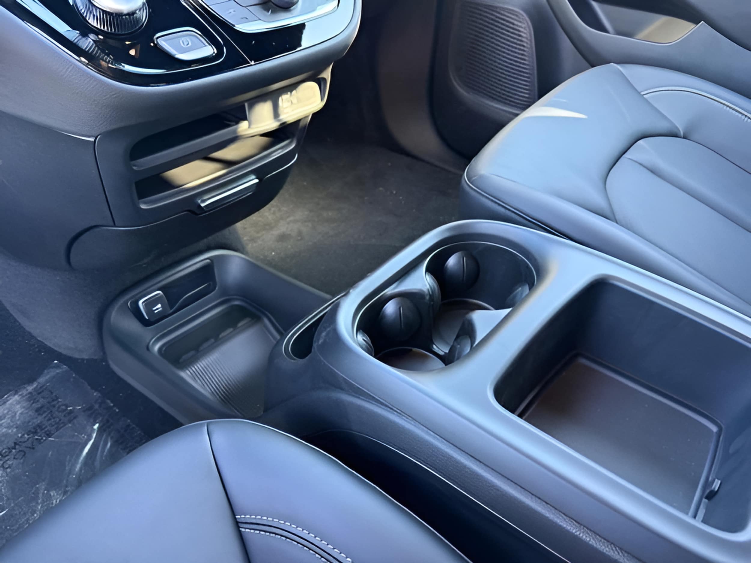 2026 Chrysler Pacifica Select - Photo 23