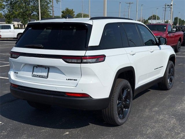 2025 Jeep Grand Cherokee Limited photo 3