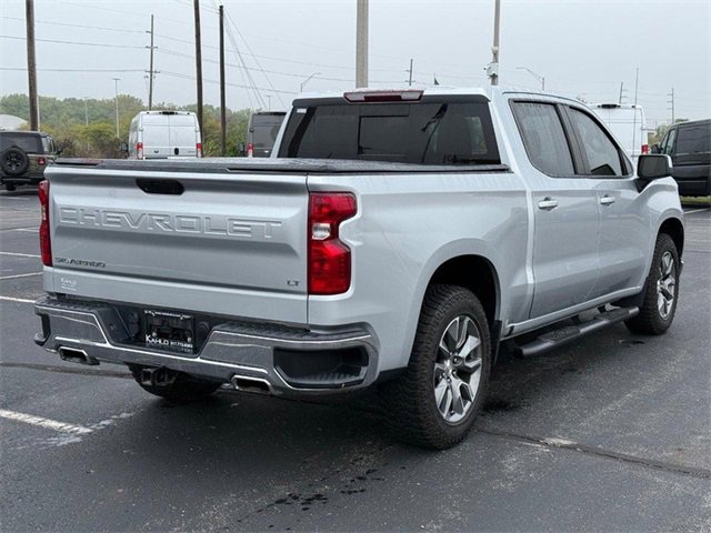 2021 Chevrolet Silverado 1500 LT photo 3