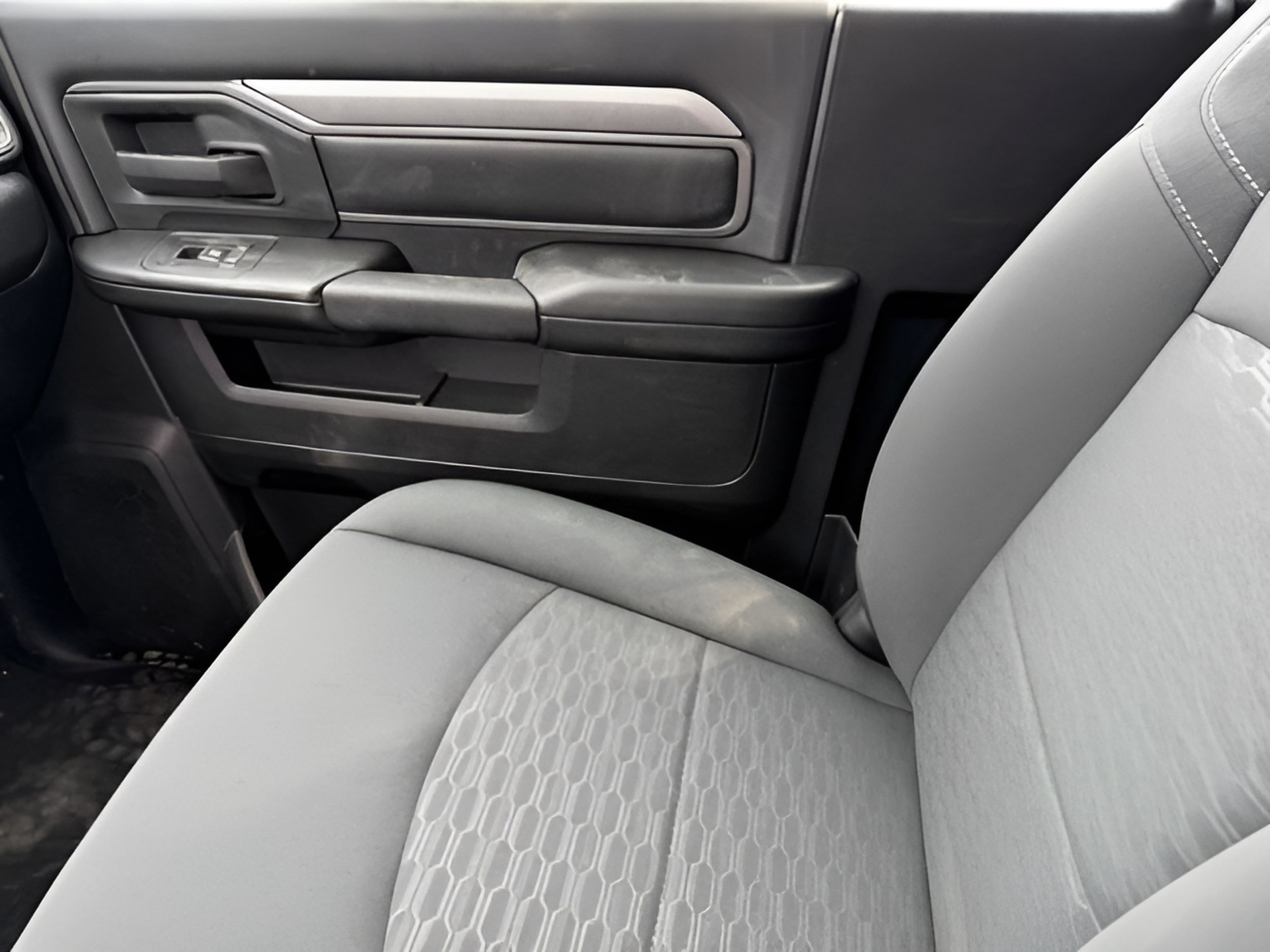 2025 RAM 2500 Tradesman - Photo 24