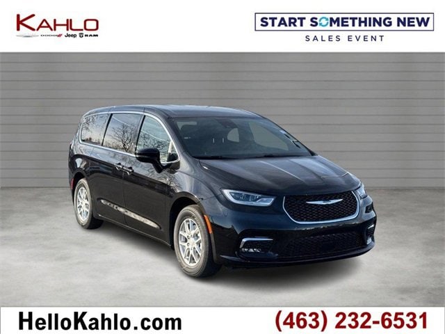 2026 Chrysler Pacifica Select's photo
