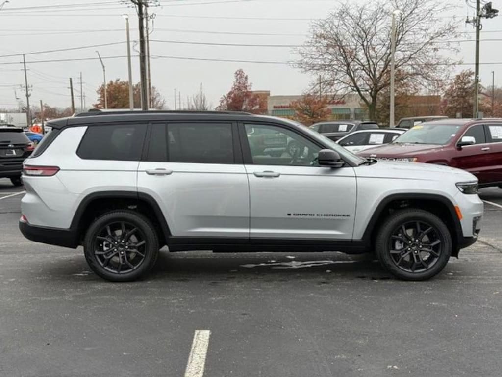 New 2025 Jeep Grand Cherokee L Limited Sport Utility