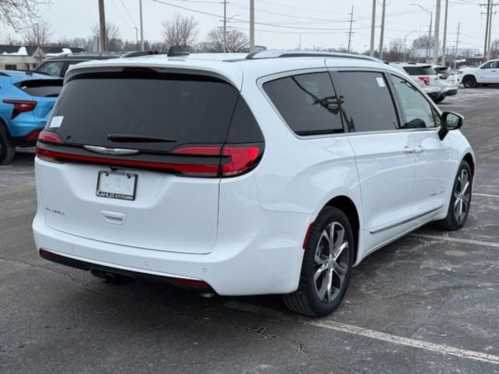 New 2026 Chrysler Pacifica Pinnacle Passenger Van