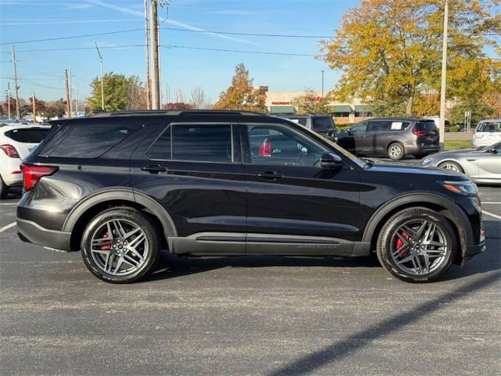 Used 2025 Ford Explorer ST SUV