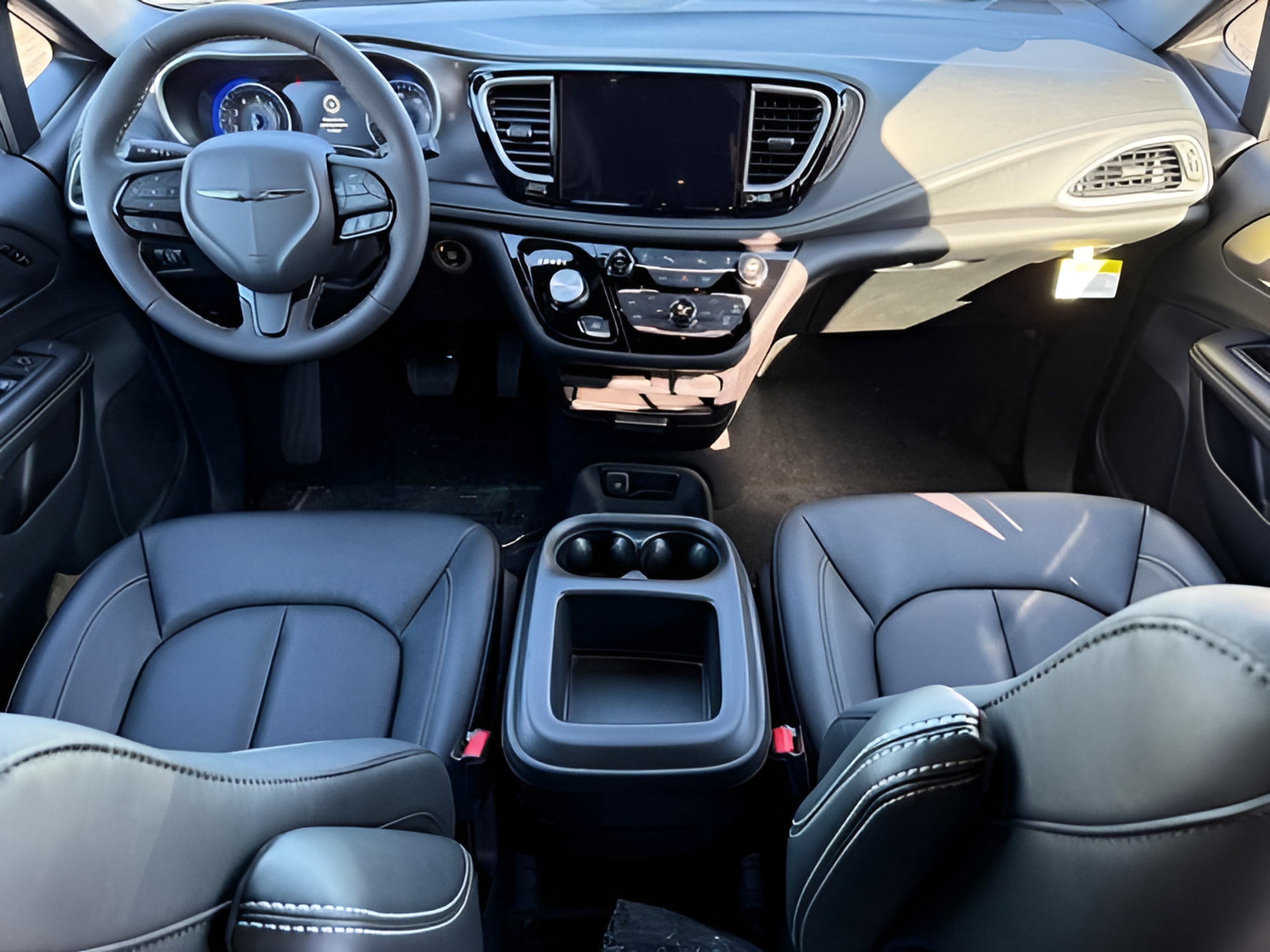 2026 Chrysler Pacifica Select - Photo 12
