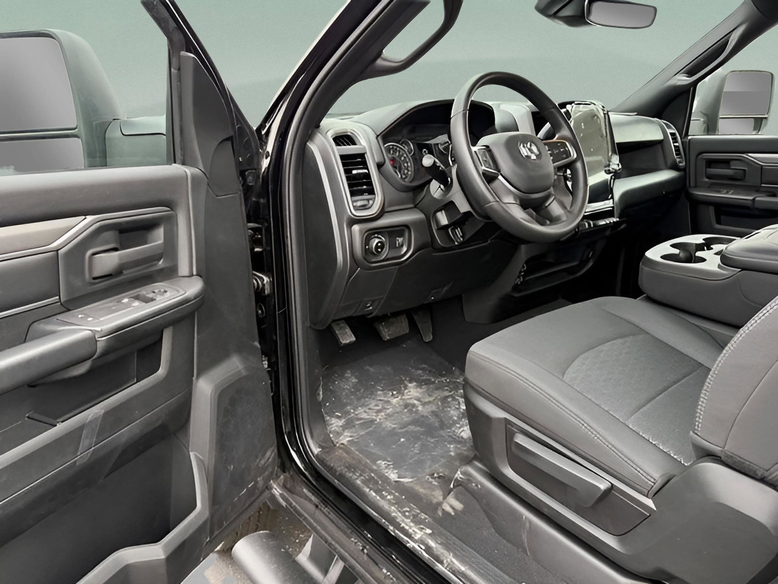 2025 RAM 2500 Tradesman - Photo 14