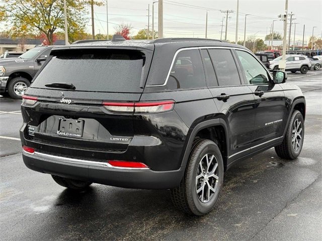 2025 Jeep Grand Cherokee Limited photo 2