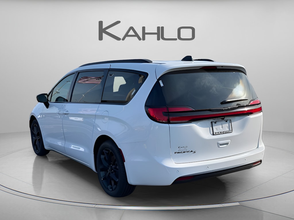 New 2026 Chrysler Pacifica Select Passenger Van
