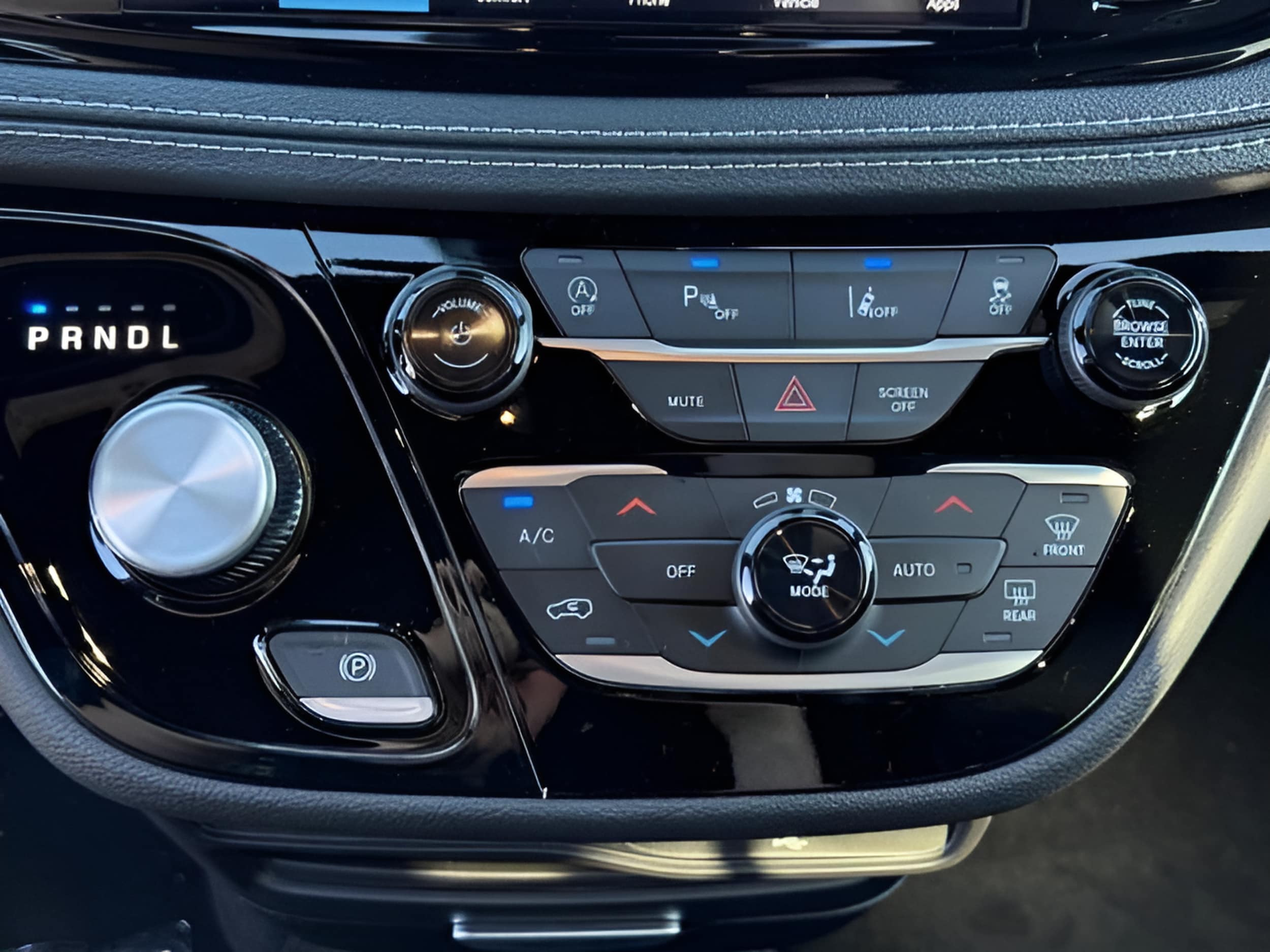 2026 Chrysler Pacifica Select - Photo 22