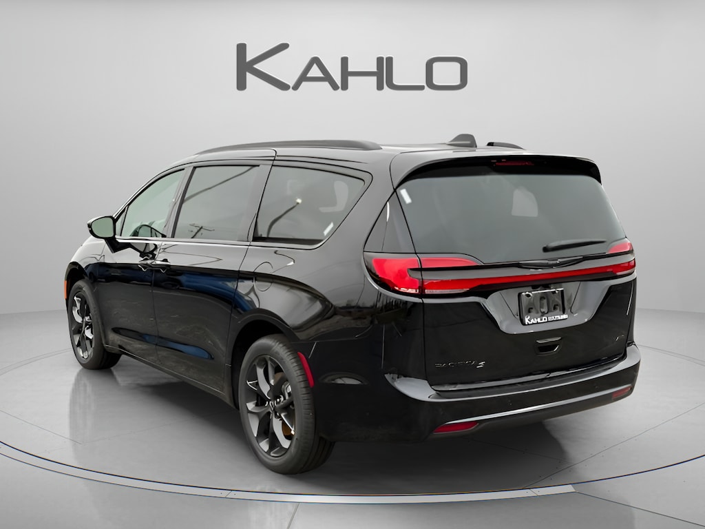 New 2026 Chrysler Pacifica Select Passenger Van