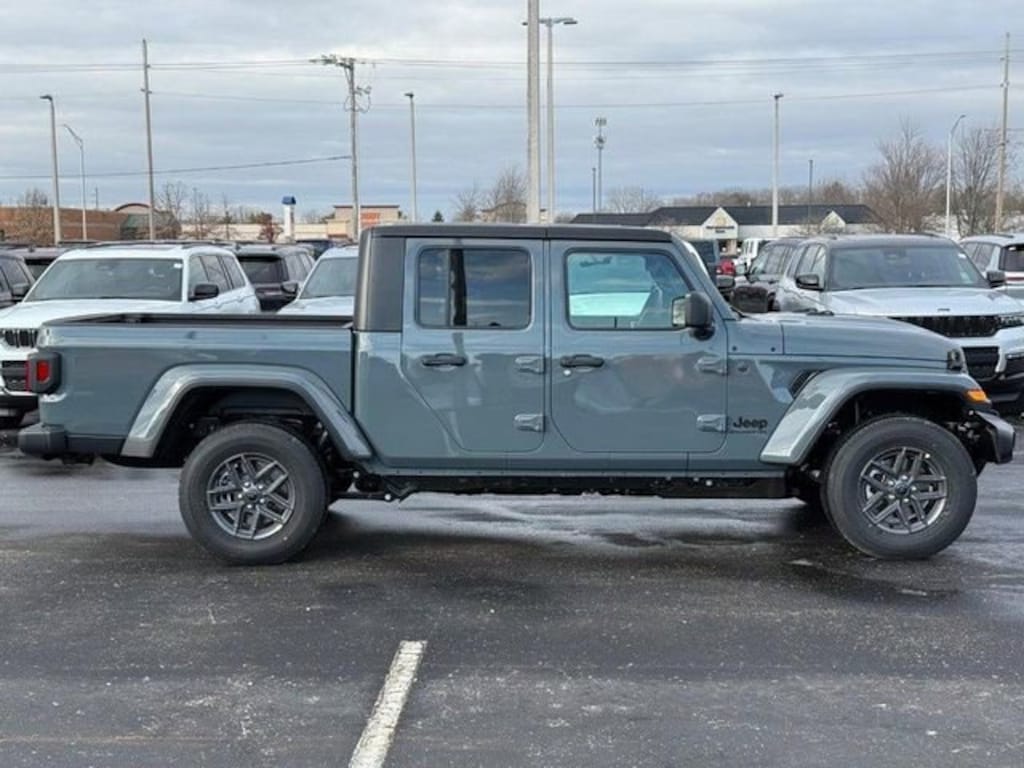 New 2026 Jeep Gladiator Sport S Pickup