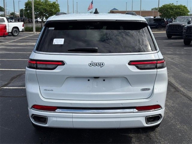 2025 Jeep Grand Cherokee Overland photo 4