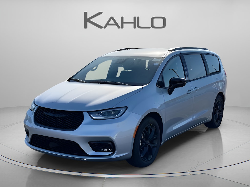 New 2026 Chrysler Pacifica Select Passenger Van