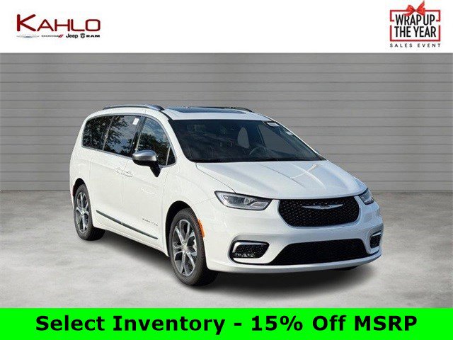 2026 Chrysler Pacifica Pinnacle's photo