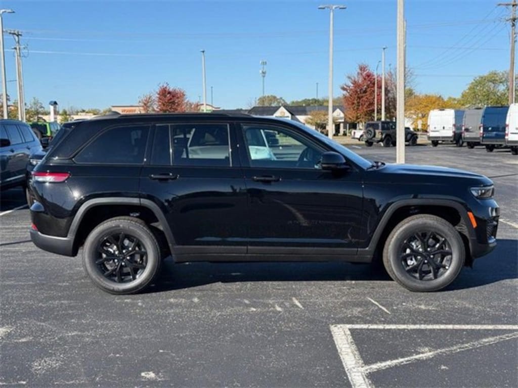 New 2025 Jeep Grand Cherokee Altitude X Sport Utility