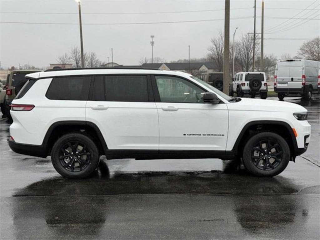 New 2025 Jeep Grand Cherokee L Altitude X Sport Utility
