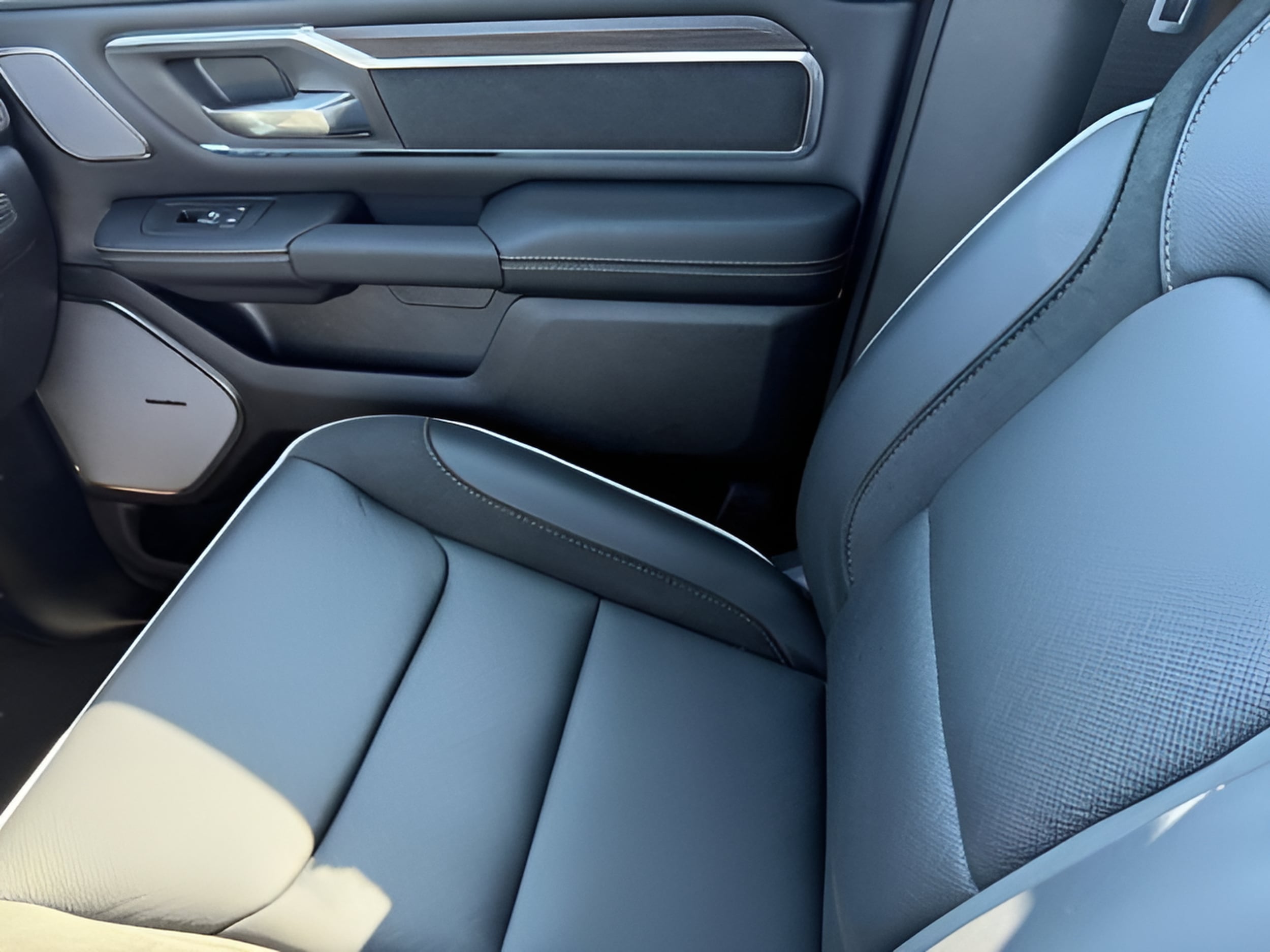 2026 RAM 1500 Laramie - Photo 22
