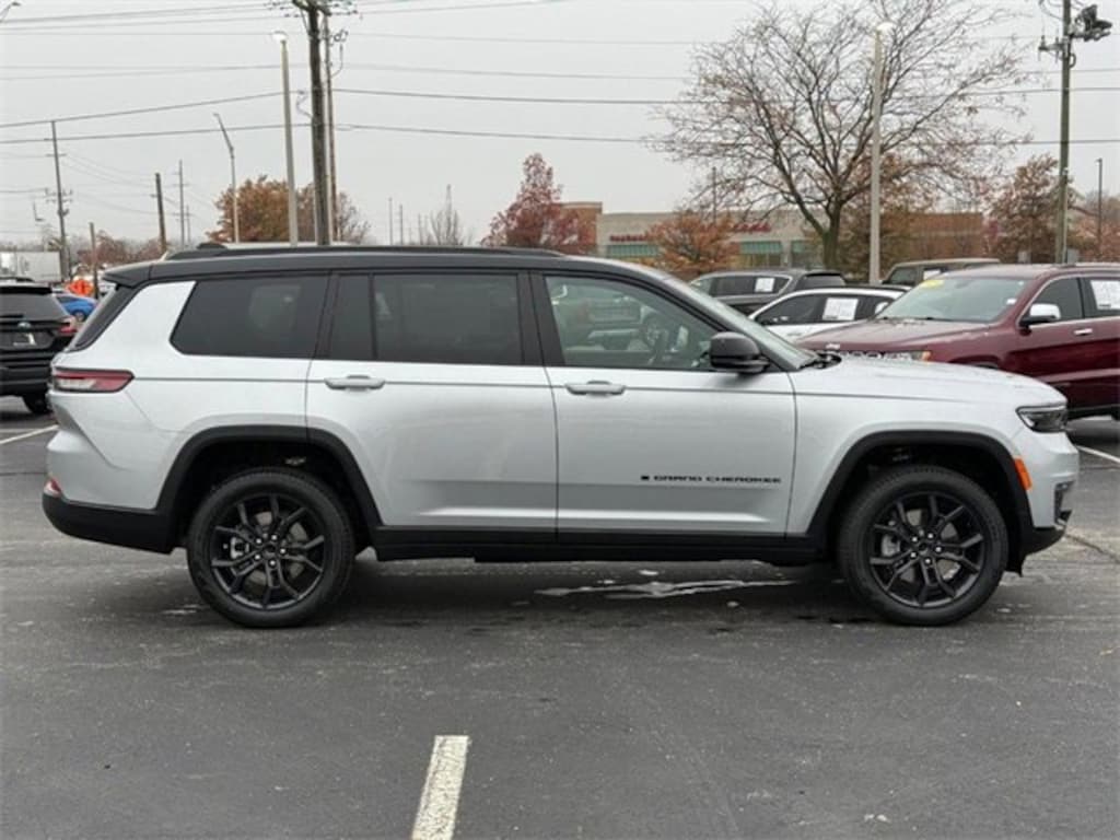 New 2025 Jeep Grand Cherokee L Limited Sport Utility