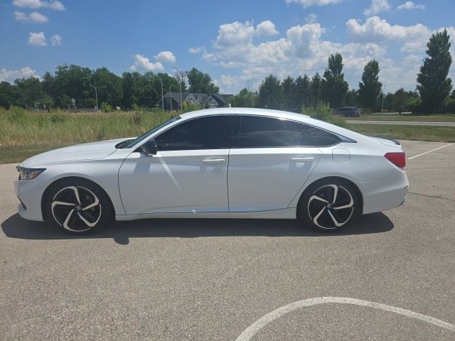 Used 2022 Honda Accord Sport with VIN 1HGCV1F30NA067660 for sale in Northfield, Minnesota