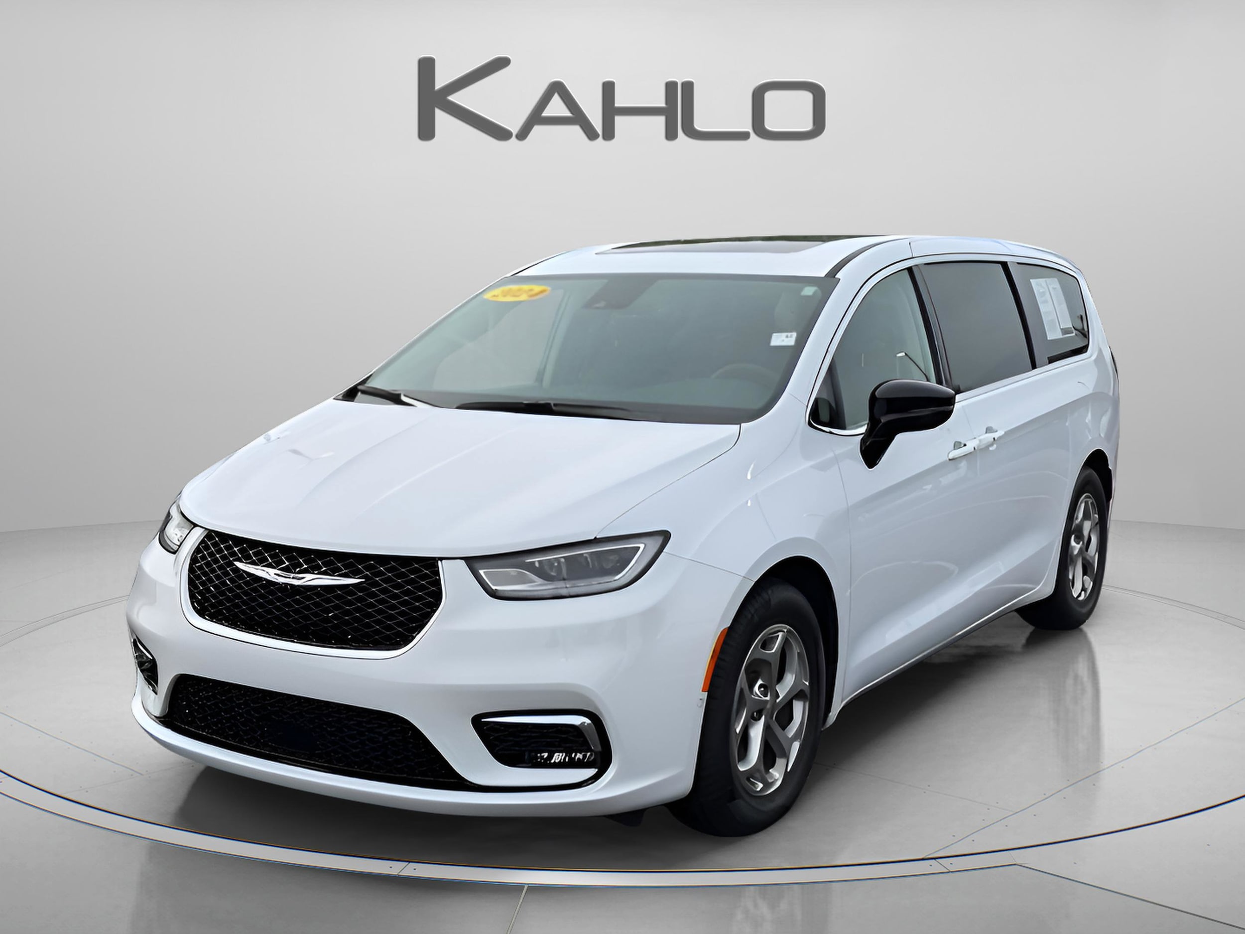 2024 Chrysler Pacifica Limited's photo