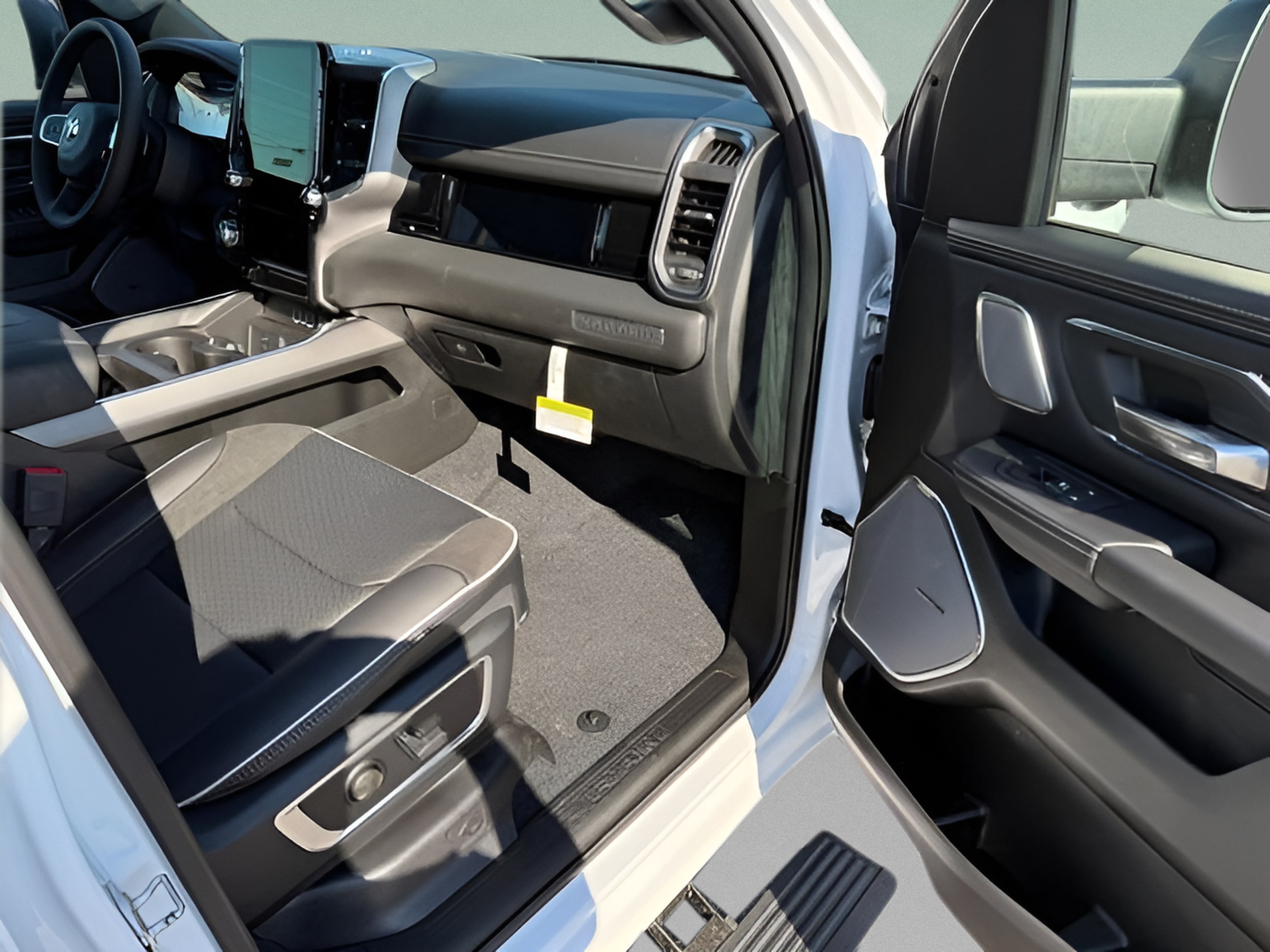 2026 RAM 1500 Laramie - Photo 11
