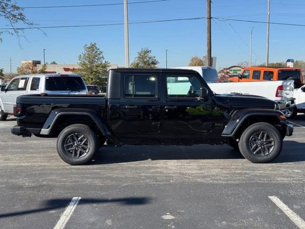 New 2026 Jeep Gladiator Sport S Pickup