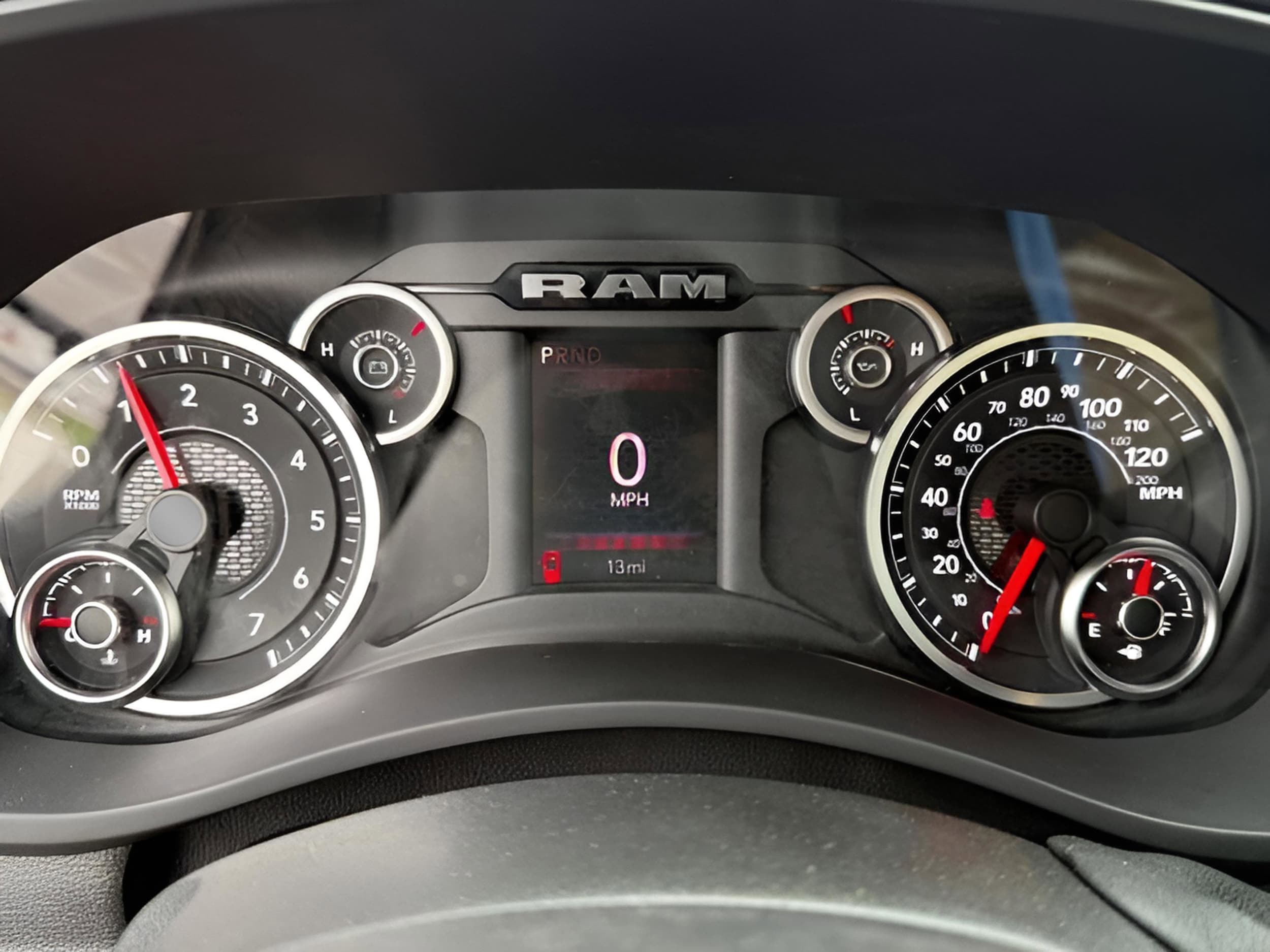 2025 RAM 2500 Tradesman - Photo 25