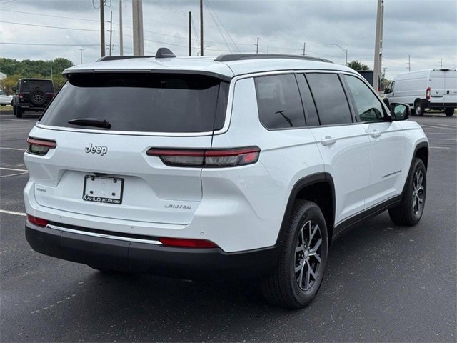 2025 Jeep Grand Cherokee Limited photo 3