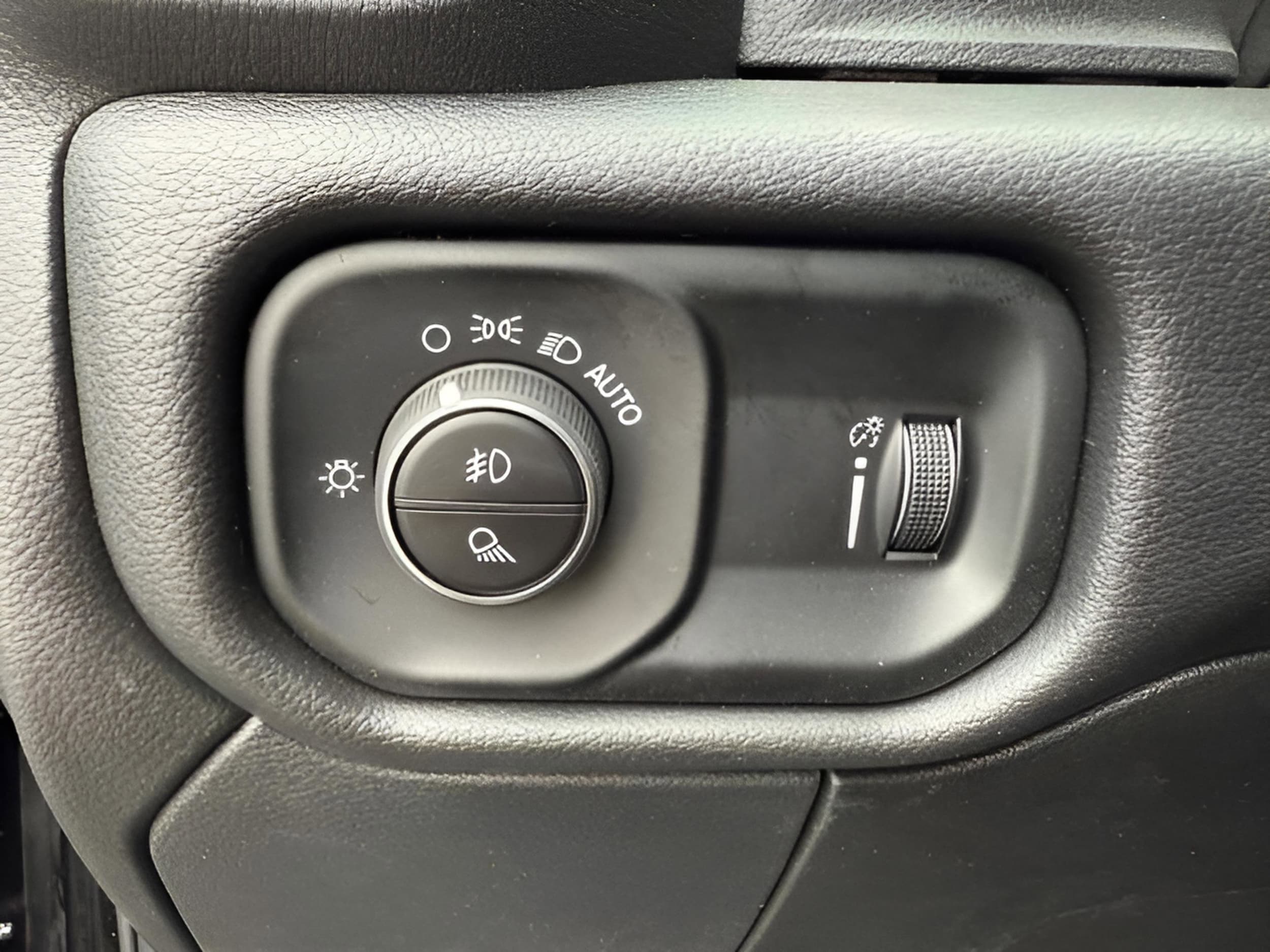 2025 RAM 2500 Tradesman - Photo 27