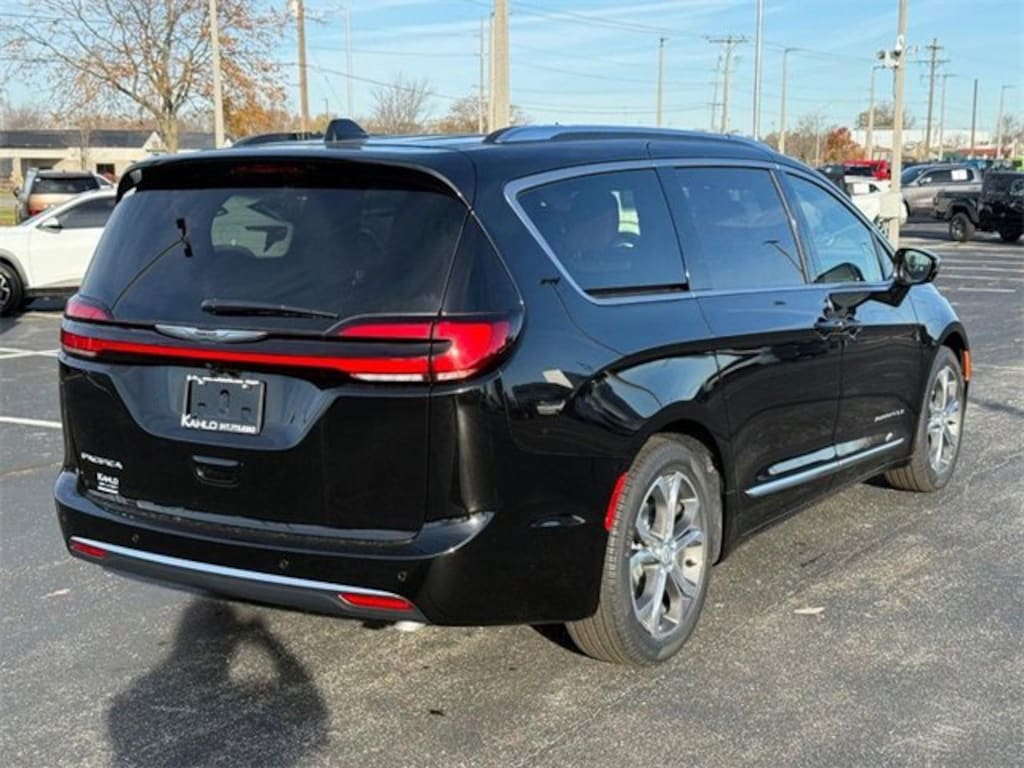 New 2026 Chrysler Pacifica Pinnacle Passenger Van