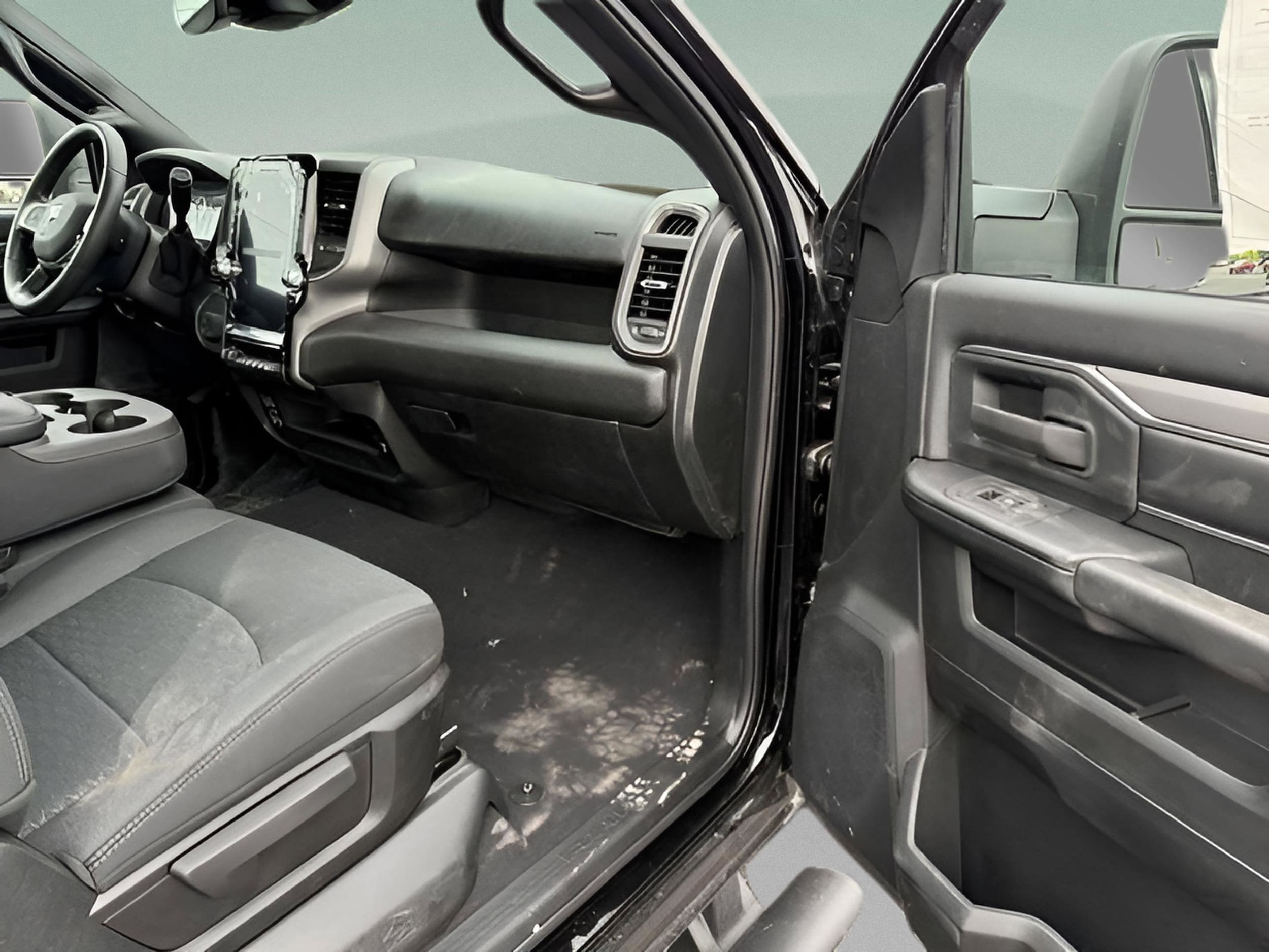 2025 RAM 2500 Tradesman - Photo 11