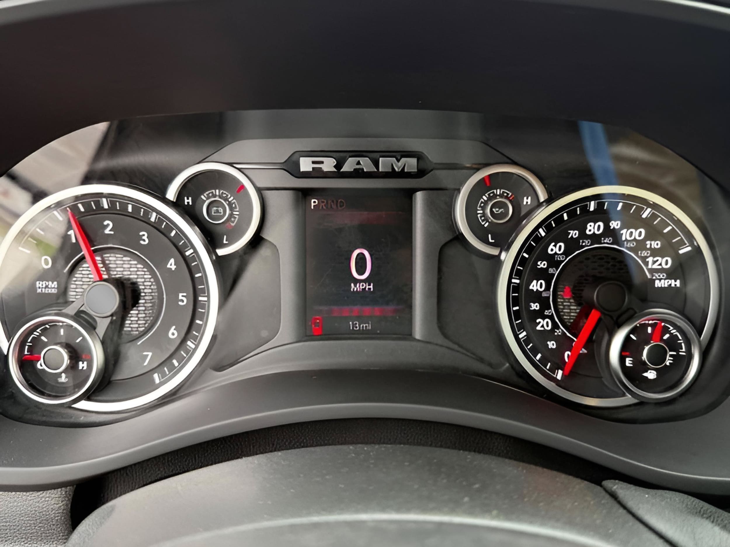 2025 RAM 2500 Tradesman - Photo 25