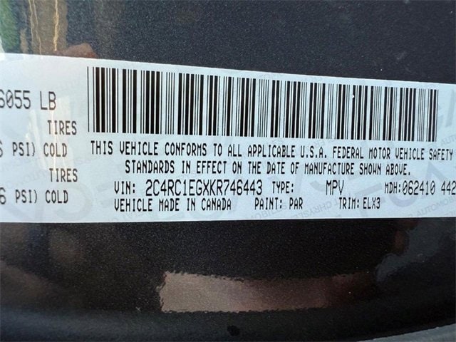 2019 Chrysler Pacifica Plus 35th Anniversary Touring L photo 5