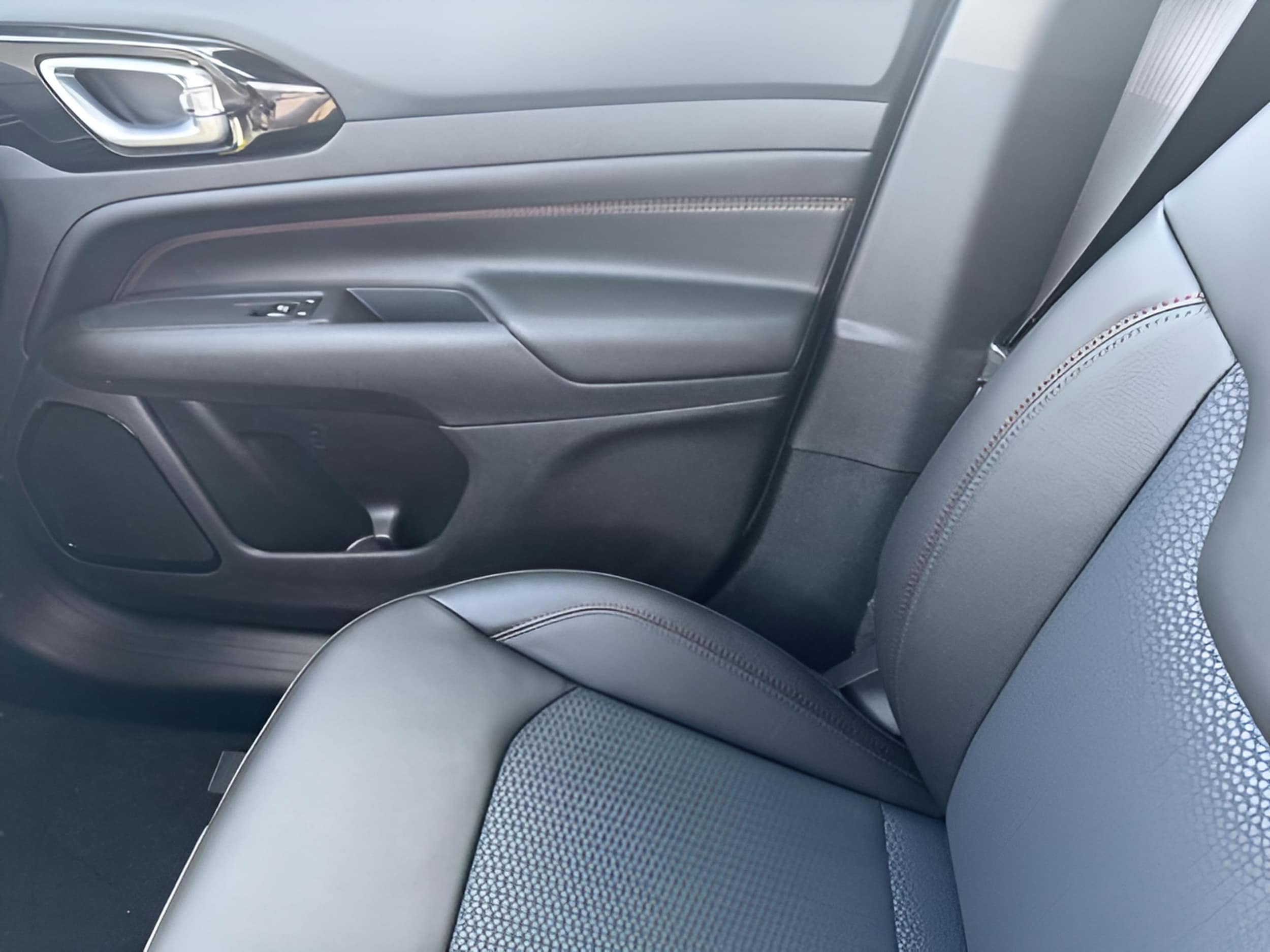 2026 Jeep Compass Trailhawk - Photo 23