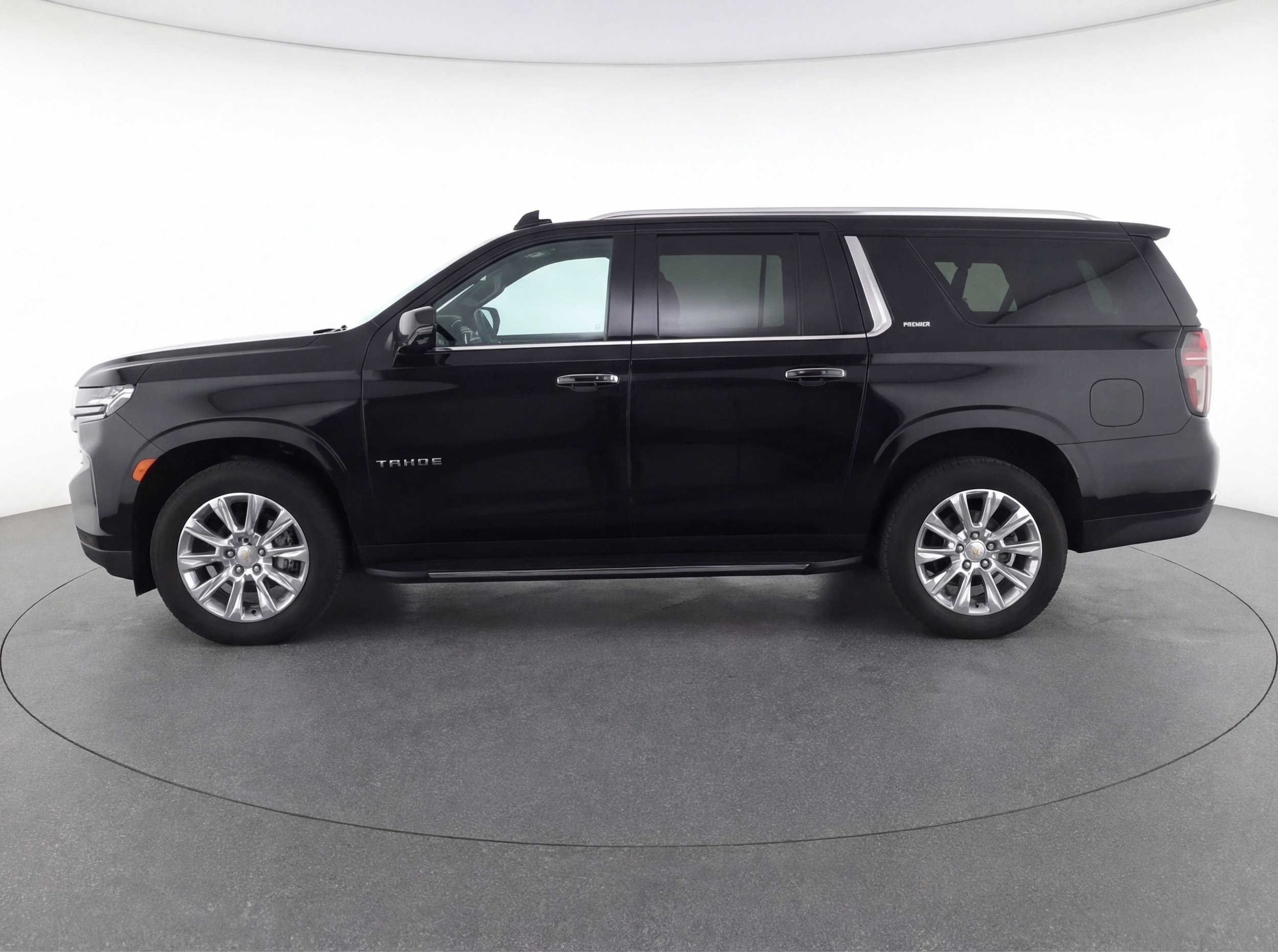 Thumbnail: 2023 Chevrolet Tahoe - 5