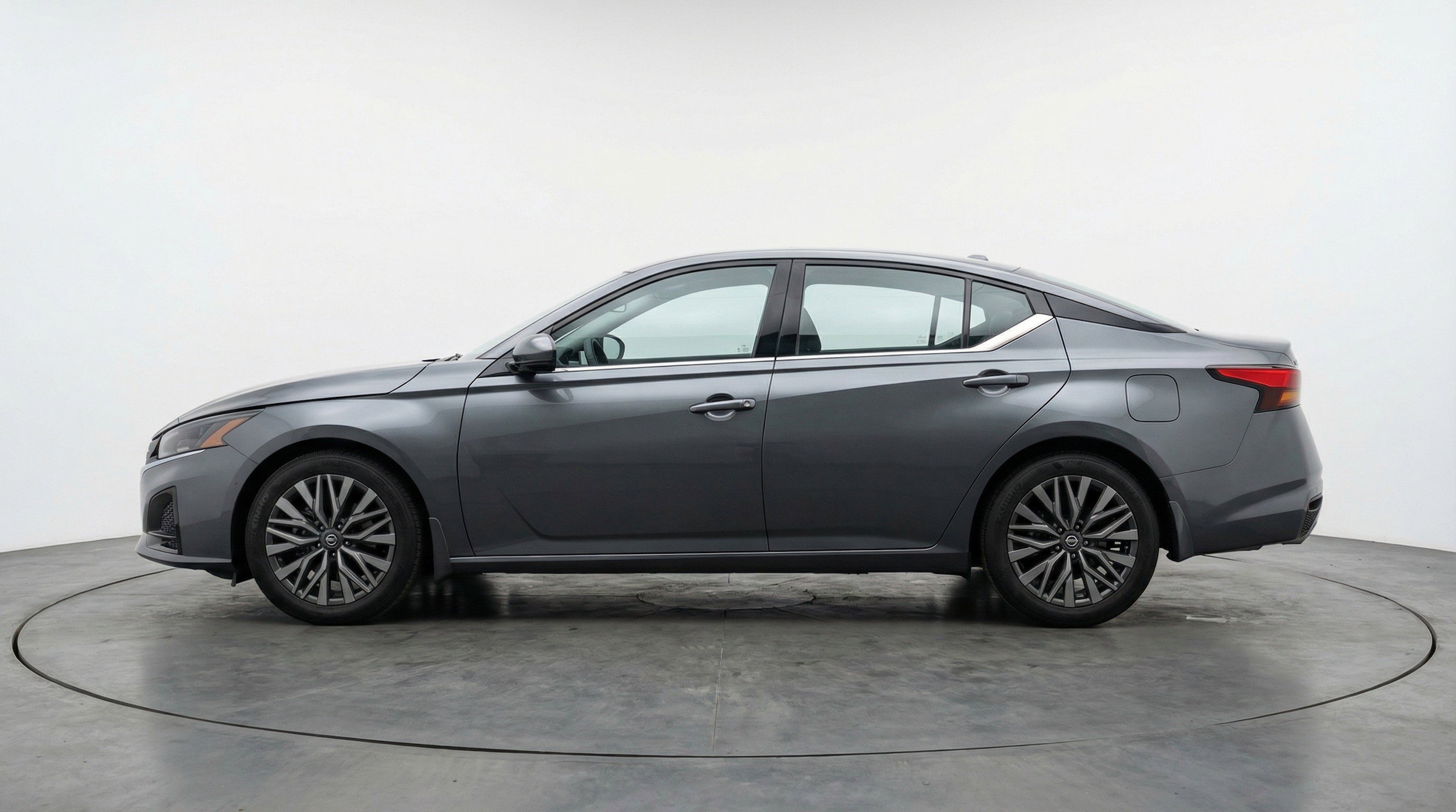 Thumbnail: 2025 Nissan Altima - 5