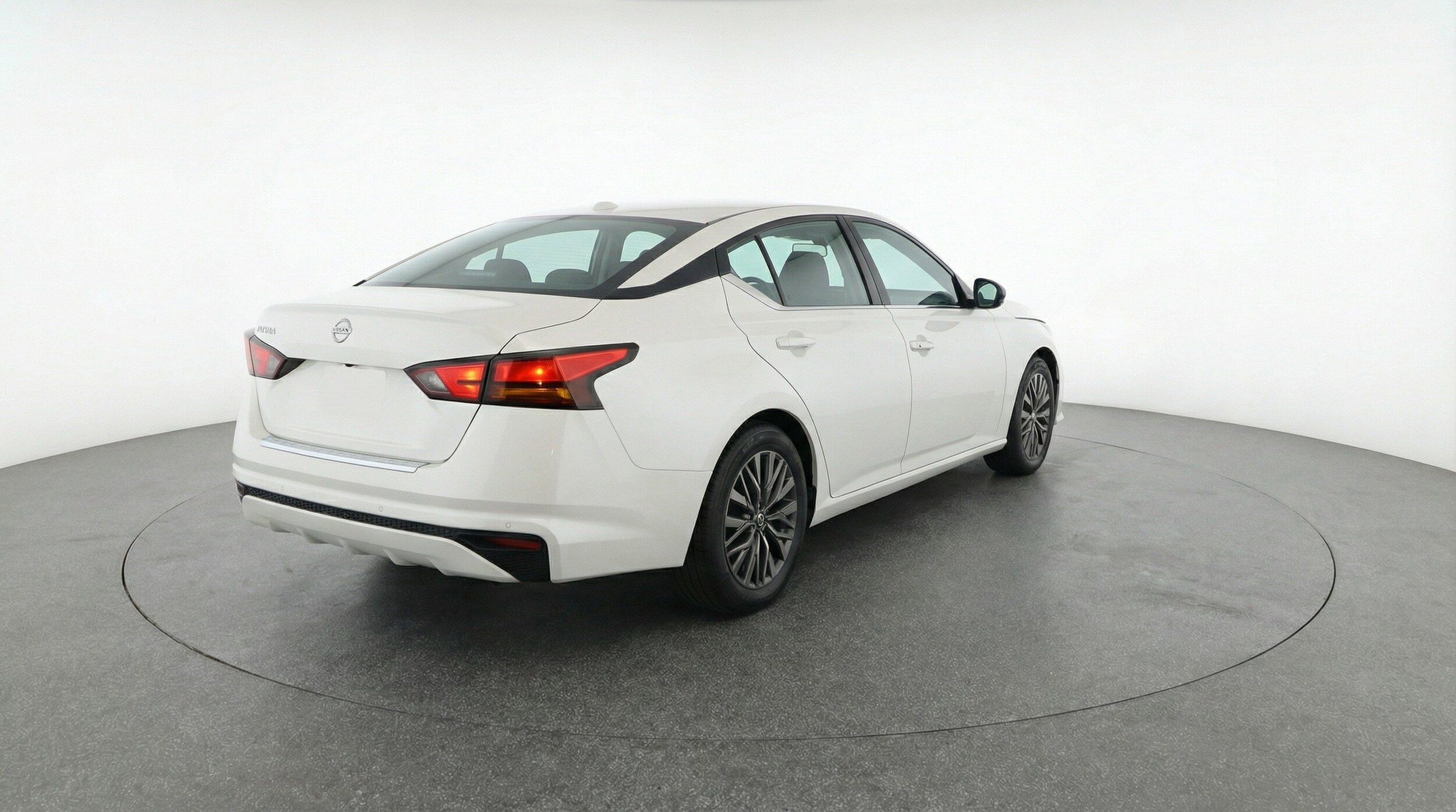 Thumbnail: 2025 Nissan Altima - 9