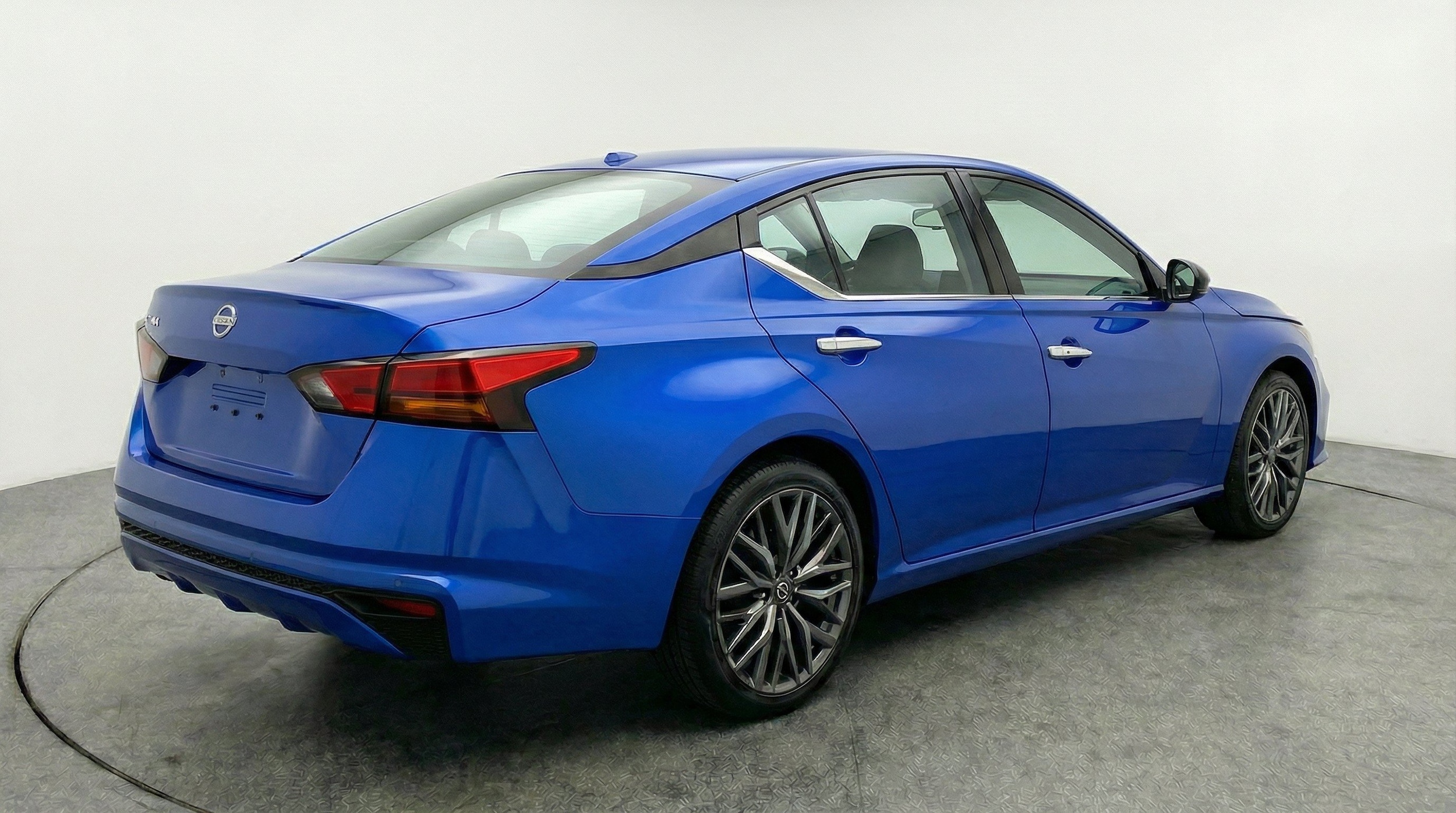 Thumbnail: 2025 Nissan Altima - 9