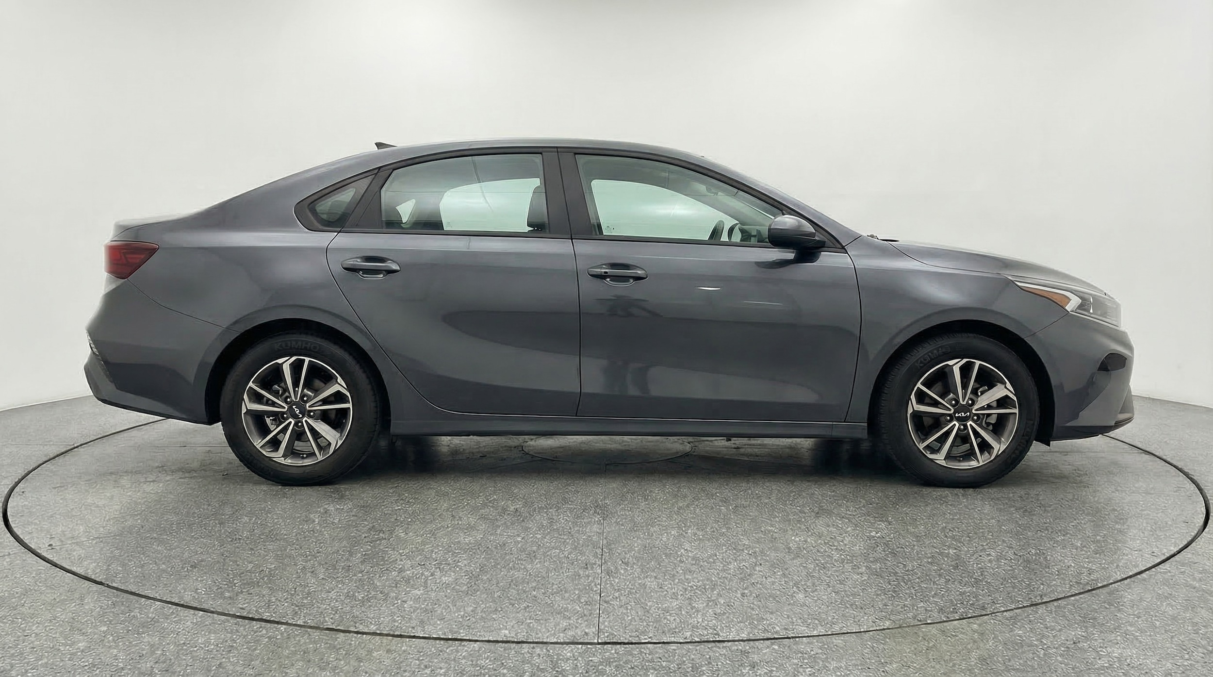 Thumbnail: 2024 Kia Forte - 8
