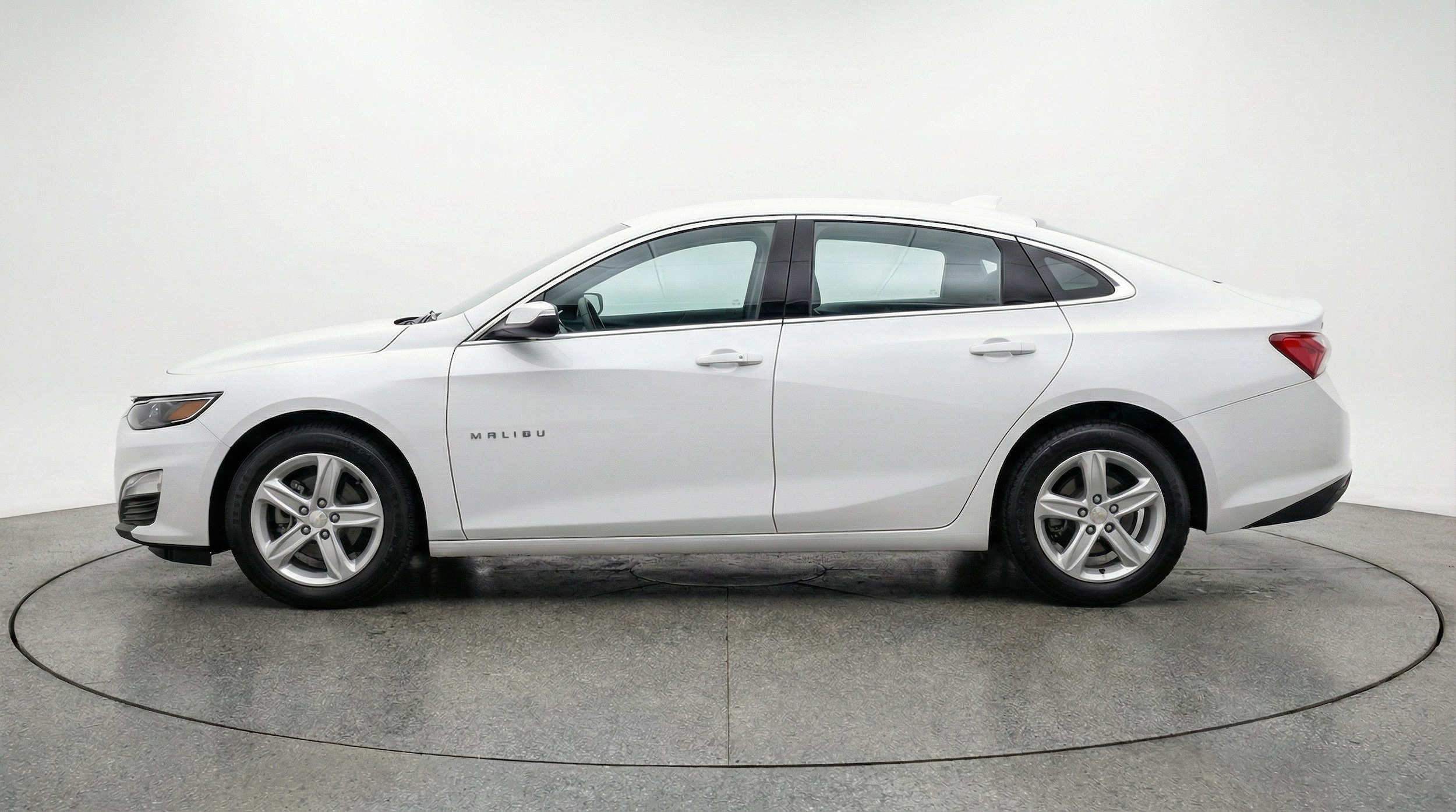 Thumbnail: 2024 Chevrolet Malibu - 5