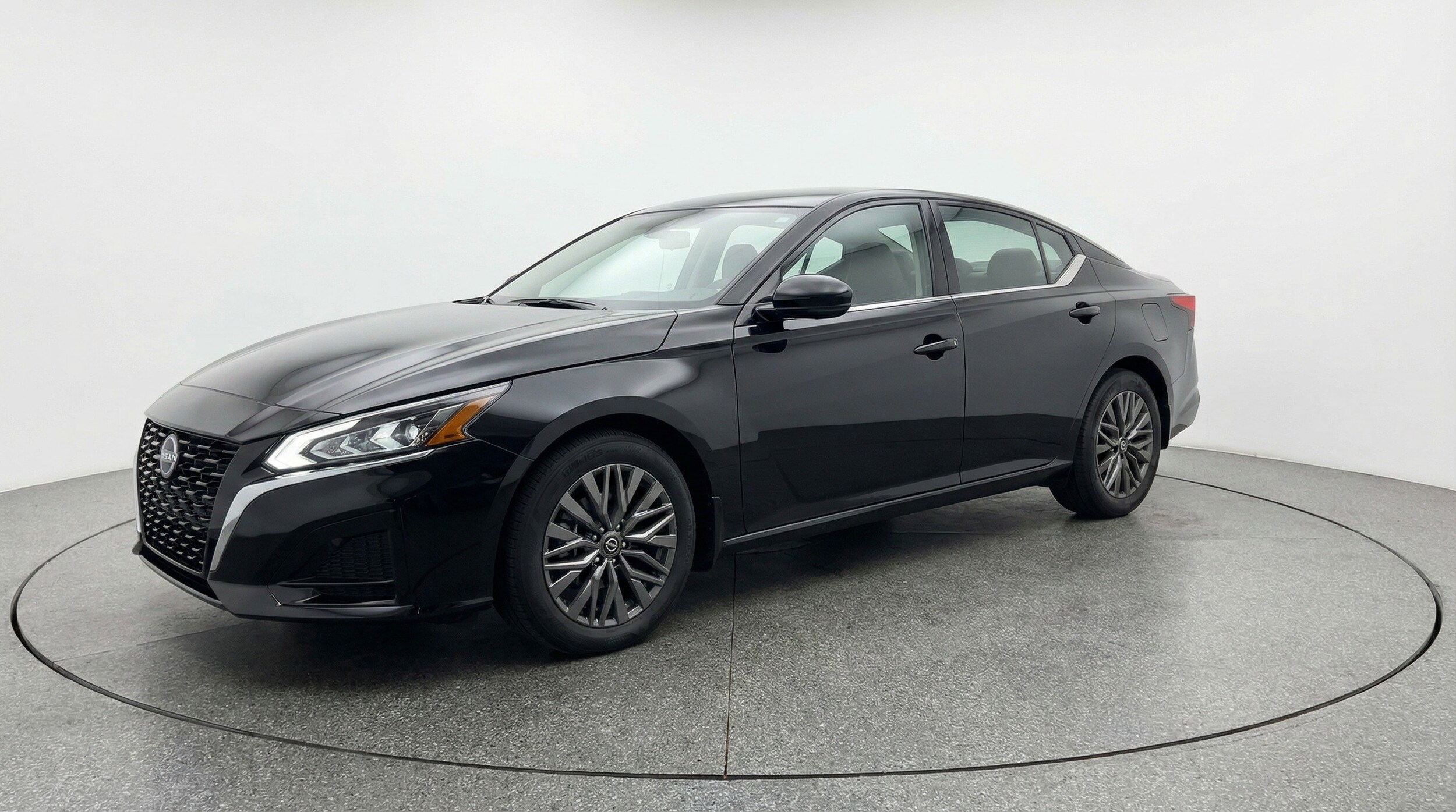 Thumbnail: 2025 Nissan Altima - 3