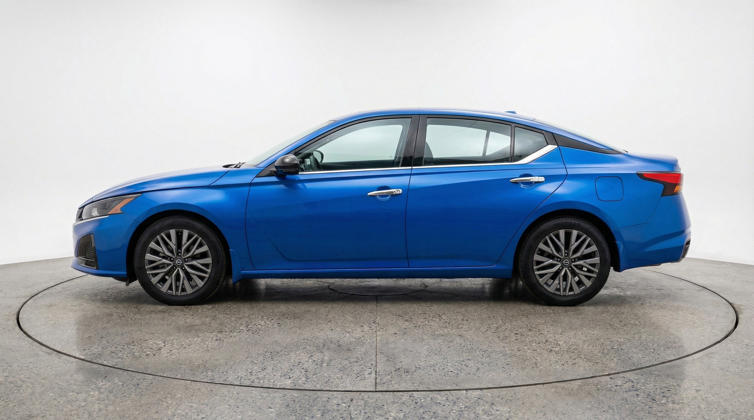 Thumbnail: 2025 Nissan Altima - 5