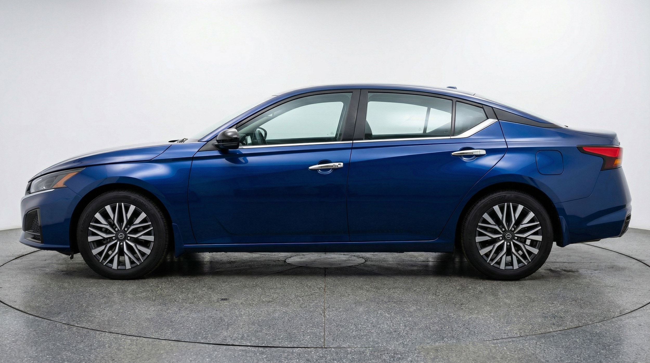 Thumbnail: 2025 Nissan Altima - 5