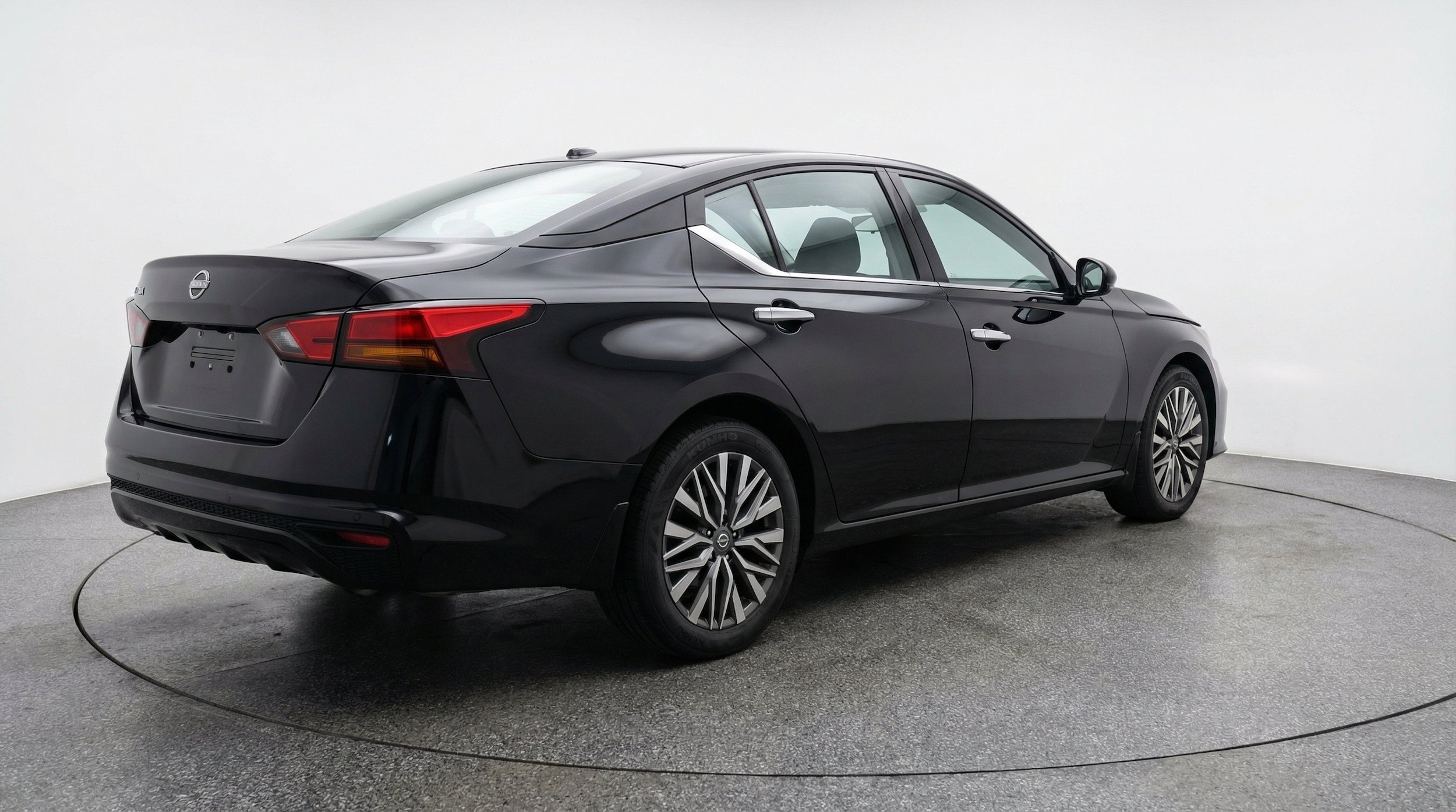 Thumbnail: 2025 Nissan Altima - 9